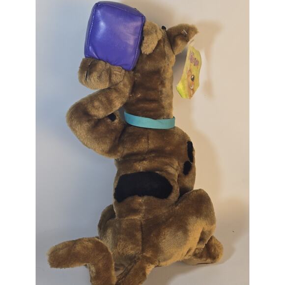 18” Cartoon Network Scooby Doo Plush Holding Scooby Snacks Play By Play 2002 - Picture 5 of 9